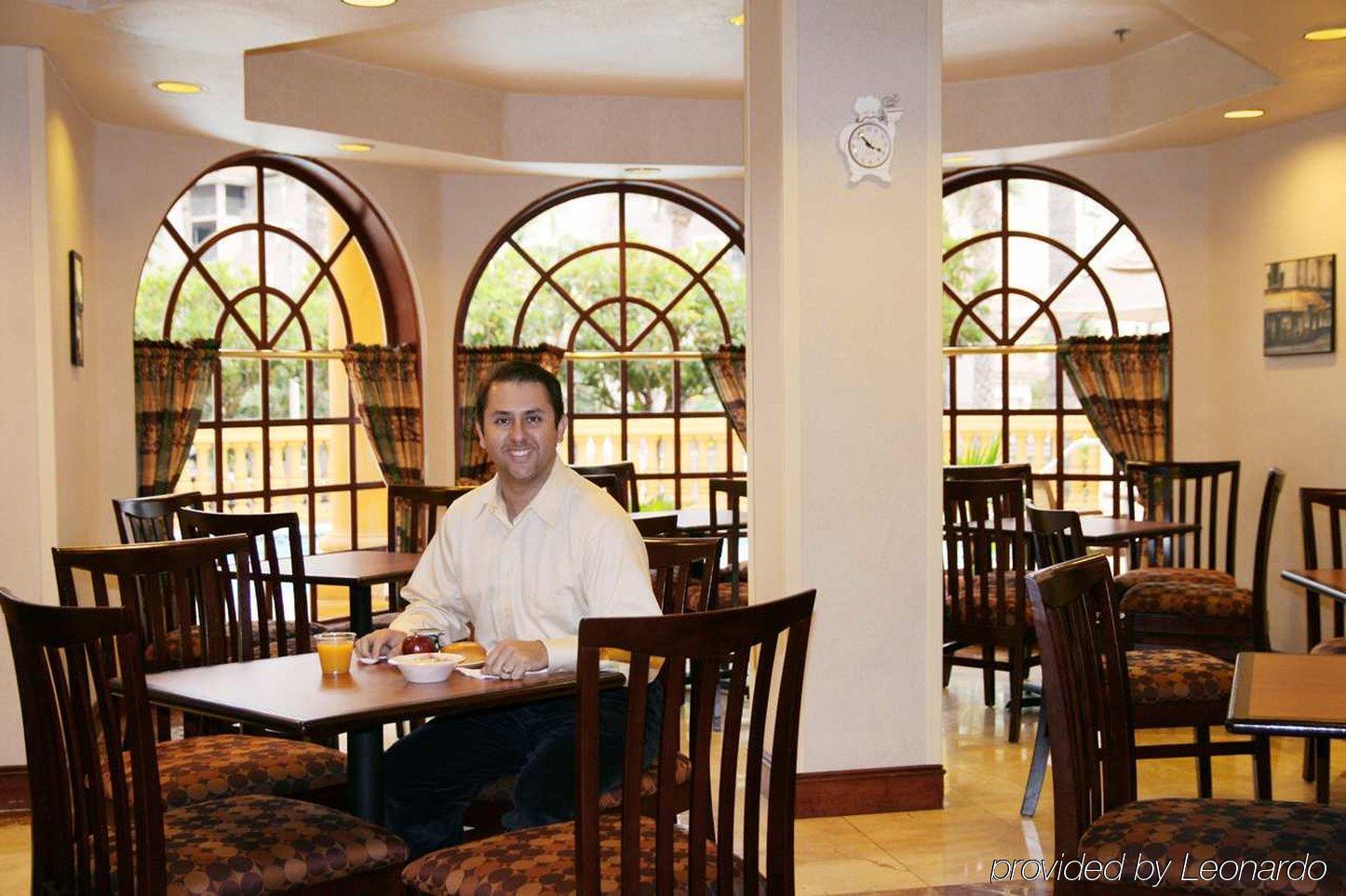 Express Inn Santa Ana Restoran gambar